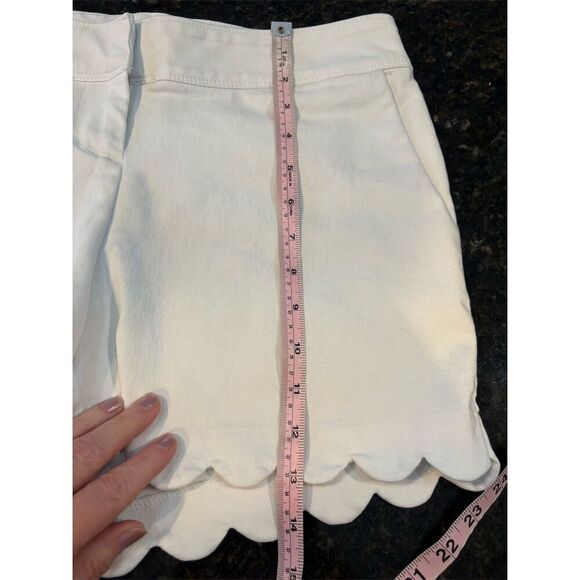 *3/$15 Isaac Mizrahi Women's White Scalloped Hem Chino Shorts Size 6 - Picture 10 of 11